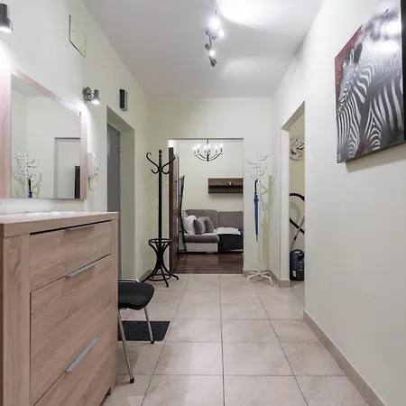 Klimczoka Comfy By Bookinghost